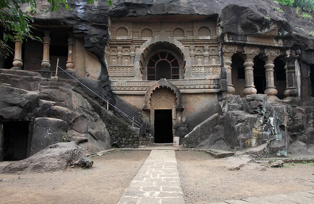 Flexible Travel Plans for Urbania on Rent Mumbai To Nashik