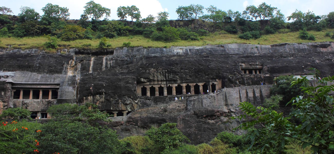 Force Urbania On Rent Pune To Ajanta and Ellora Caves