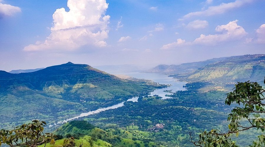 Affortable Trip With force Urbania Mumbai To Mahabaleshwar