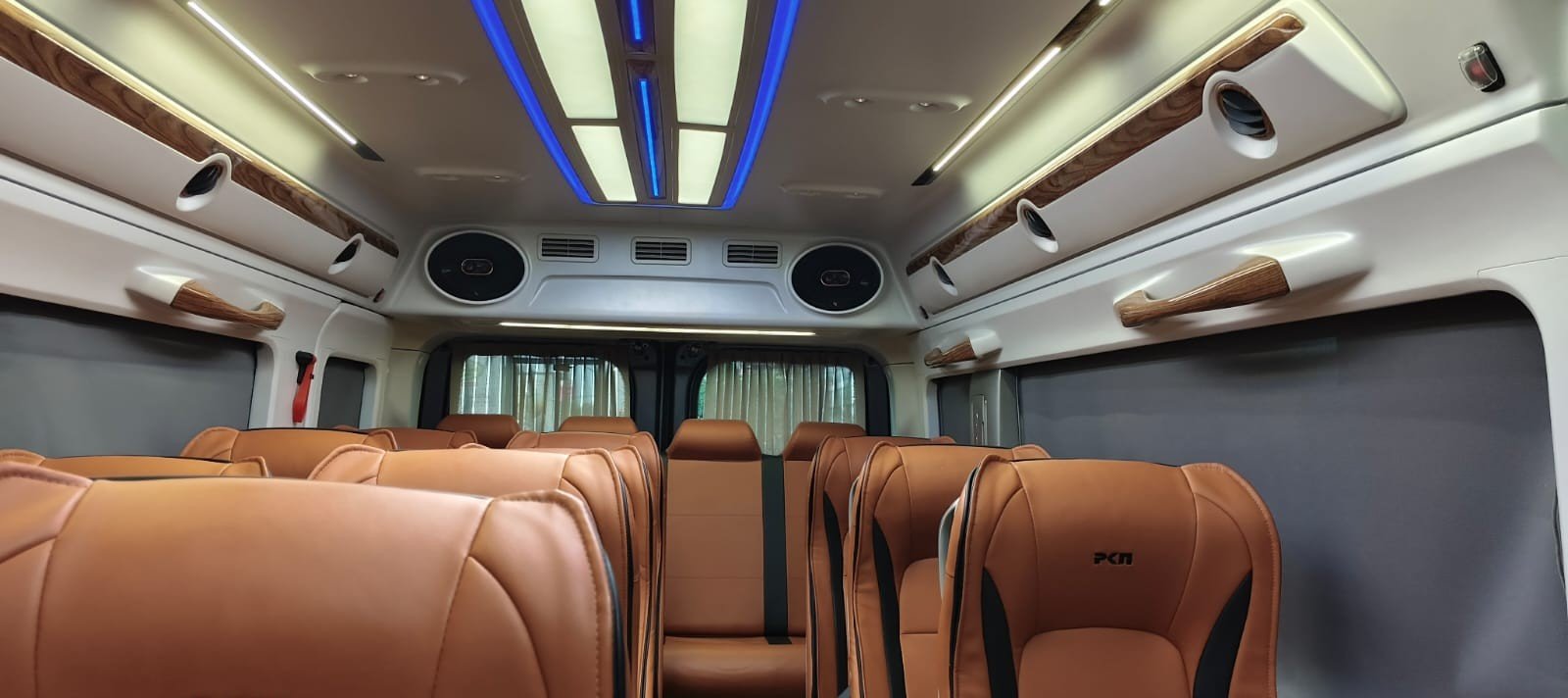 Force Urbania 17 Seater Road price in Pune